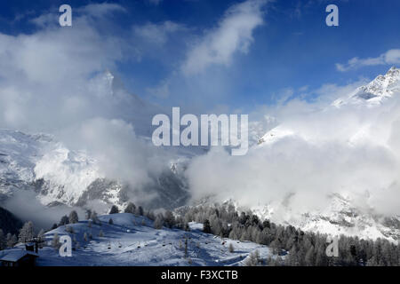 Neige de l'hiver, massif des Alpes Suisse, Zermatt, Valais, Alpes valaisannes, suisse, sud de l'Europe. Banque D'Images