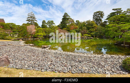 Dans le jardin, palais impérial de Kyoto, Japon Banque D'Images