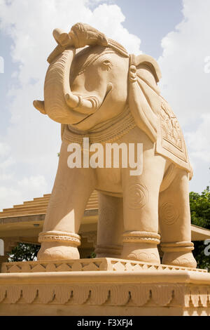 Éléphant statue en Jain temple Banque D'Images