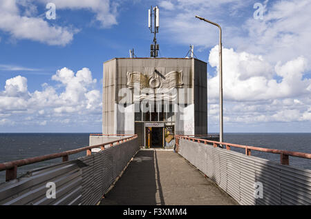 Ascenseur à la plage, Swetlogorsk, Russie Banque D'Images