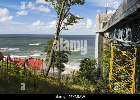 Ascenseur à la plage, Swetlogorsk, Russie Banque D'Images