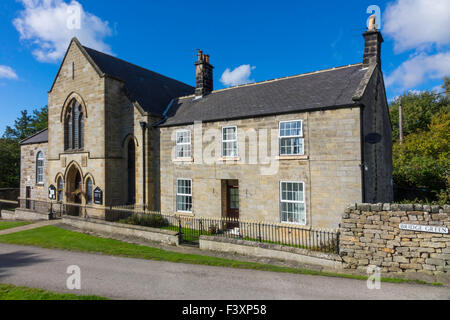 Église méthodiste à Danby Yorkshire du Nord érigé 1811 reconstruite 1901 et Victoria Jubilee School Banque D'Images