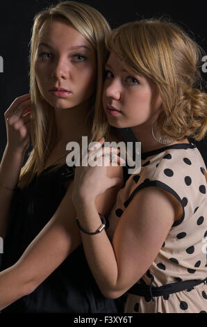 Deux femmes peur attrayant Banque D'Images