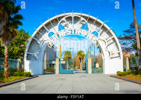 La circulaire porte de fer et de métal à l'entrée d'archway Armstrong impressionnant parc dans la région de Treme New Orleans, LA Banque D'Images