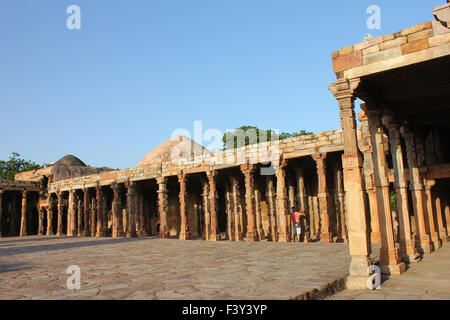 Piliers de Qutub Minar Banque D'Images