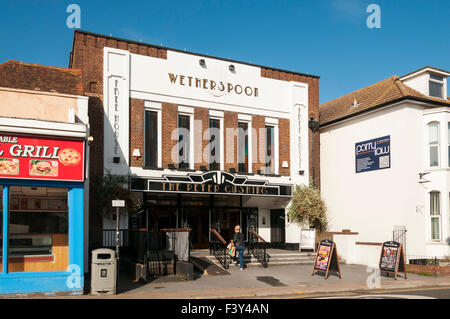 La Peter Cushing public house à Whitstable, converti de l'ancien cinéma d'Oxford. Banque D'Images