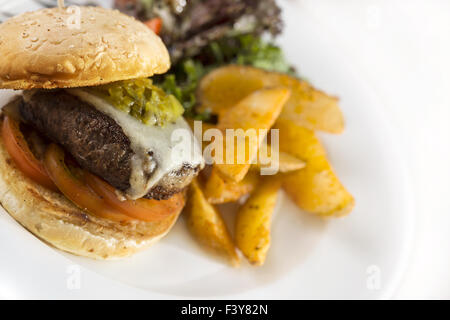 Burger de poulet juteuse Banque D'Images