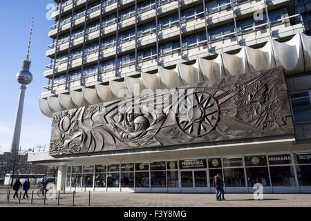 L'allégement du cuivre, la place Alexanderplatz, Berlin Banque D'Images