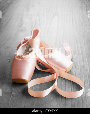 Nouveau ballet rose pointes Banque D'Images