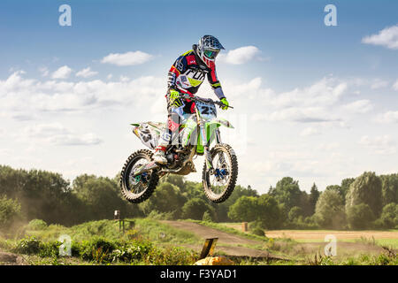 MUNICH, ALLEMAGNE - le 17 août : Inconnu rider participe à la formation de la Club Motorsport Freisinger Baer à Munich Banque D'Images