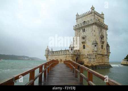 ​Lisbon, Portugal, le 5 octobre, 2015. Entrée de la Tour de Belém que situé sur les rives de l'embouchure de la rivière Tagus. La tour est un UNESCO World Heritage Site. Crédit : David Mbiyu/ Alamy Live News Banque D'Images