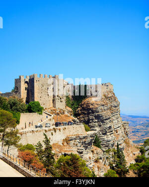 Vue sur le château de Venere dans Erice, Trapani Banque D'Images