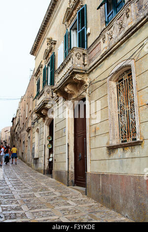 ERICE, ITALIE - 05 août : voir d'Erice street. La ville d'Erice 100 églises le 05 août, 2015 Banque D'Images