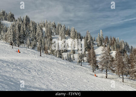 Sur la pente de ski resort à alpes autrichiennes Banque D'Images