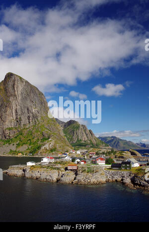 Le village de pêcheurs Hamnoy Banque D'Images