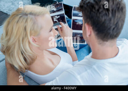 Couple blanc sur la table photos Ensemble Banque D'Images