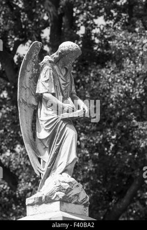 Remarque parle de l'angle du cimetière Statue Banque D'Images