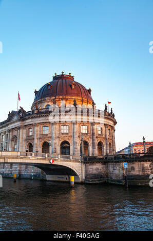 Musée Bode de Berlin dans la soirée Banque D'Images