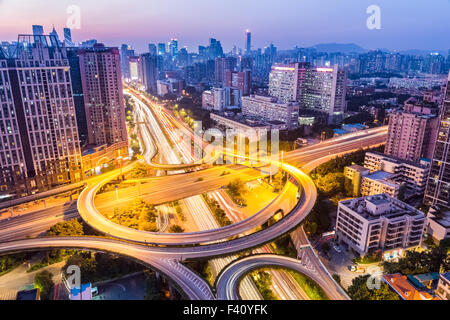 L'échange de Huangpu dans nightfall Banque D'Images