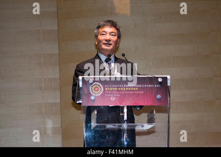 Guadalajara, Mexique. 13 Oct, 2015. Vice-président du Comité National de la Conférence consultative politique du peuple chinois (CCPPC) Luo Fuhe, prononce un discours lors de la cérémonie d'ouverture du 9e sommet commercial Chine-LAC, à Guadalajara, État de Jalisco, Mexique, le 13 octobre 2015. Un China-Latin American Business Summit a débuté mardi au Mexique, la seconde plus grande ville de Guadalajara à chercher des moyens de renforcer les liens et de découvrir des débouchés dans de nouveaux domaines. © Rong Hao/Xinhua/Alamy Live News Banque D'Images