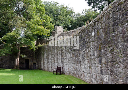 Le Château de Loch Leven, sur une île près de Kinross en Ecosse centrale. Banque D'Images