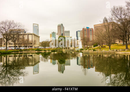 Temps couvert plus de charlotte nc skyline Banque D'Images