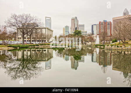 Temps couvert plus de charlotte nc skyline Banque D'Images