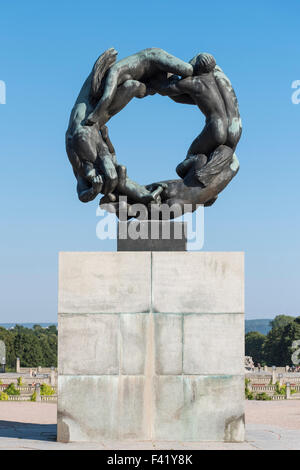 Sculpture en bronze, roue de la vie de Gustav Vigeland, Parc de Sculptures de Vigeland, Frognerparken, Frogner, Oslo, Norvège Banque D'Images