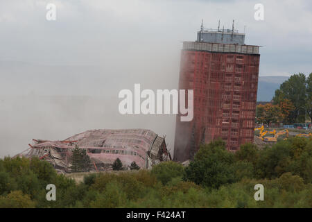 La démolition de l'emblématique Red Road studios, dans l'East End de Glasgow, Ecosse, le dimanche, 11 octobre 2015. Banque D'Images