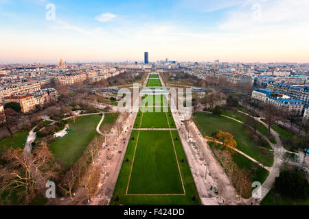 Vue aérienne de Paris au coucher du soleil, la France. Banque D'Images
