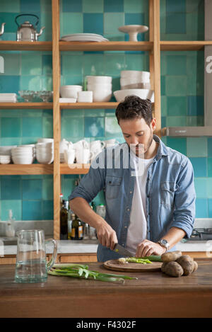 Coupe homme ingrédients dans Cuisine Banque D'Images