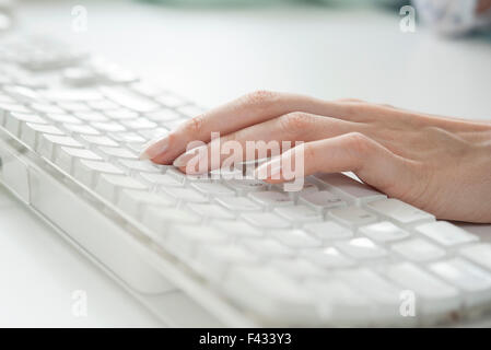 À l’aide du clavier Banque D'Images