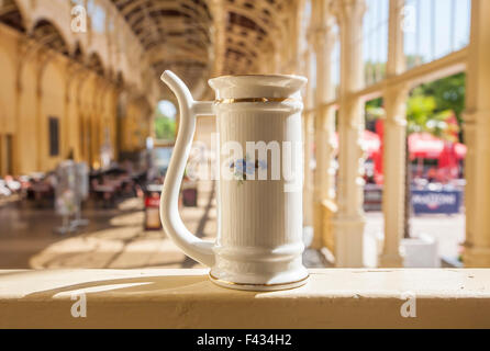 Marianske lazne Spa colonnade souvenire tasse pour boire une eau de source Banque D'Images