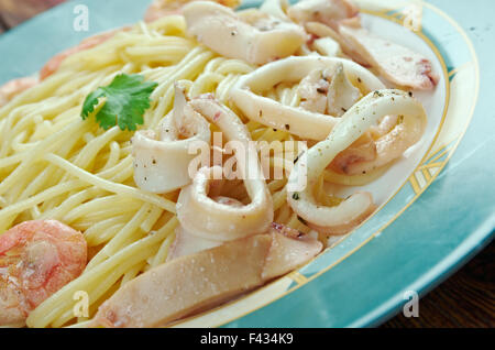 Spaghettis ai Frutti di mare Banque D'Images