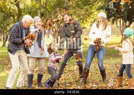 Extended family Jeter feuilles autour de Banque D'Images