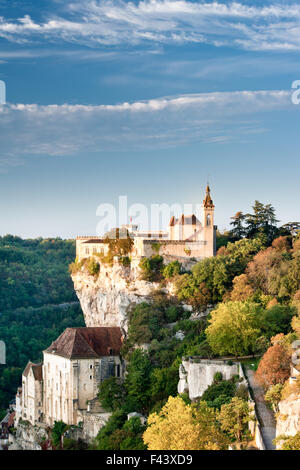Le monastère et le village de Rocamadour au lever du soleil Banque D'Images