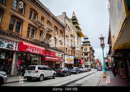 Rue et place du marché de Chinatown à San Francisco, Californie Banque D'Images