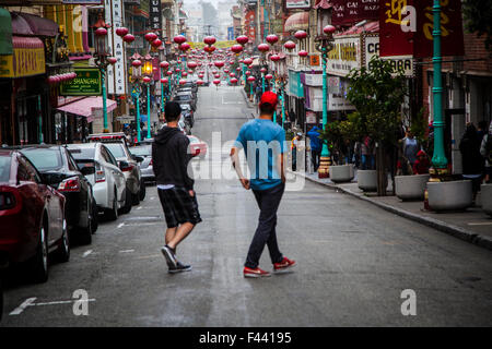 Rue et place du marché de Chinatown à San Francisco, Californie Banque D'Images