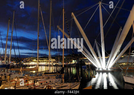 Bigo par Renzo Piano à Porto Antico le vieux port Gênes Ligurie Italie Europe Banque D'Images