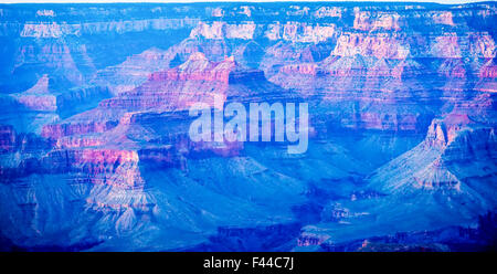 Grand Canyon journée ensoleillée avec ciel bleu Banque D'Images