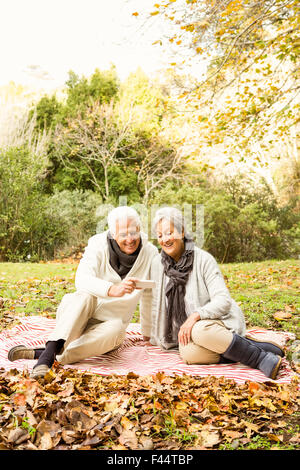 Couple dans le parc Banque D'Images