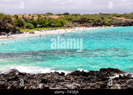 Les touristes profiter monde Hapuna Beach, Kohala Coast, Hawai'i, USA Banque D'Images