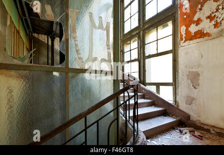 Bâtiment abandonné, d'escalier Banque D'Images