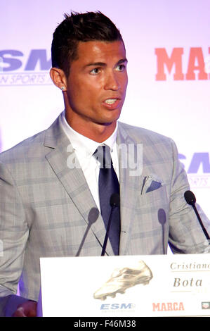 Cristiano Ronaldo reçoit son quatrième Golden Boot Award en une ligne que le buteur le plus élevé de l'lieues au Palace Hotel à Madrid, Espagne. 13 octobre, 2015. Banque D'Images