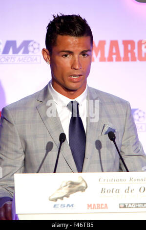 Cristiano Ronaldo reçoit son quatrième Golden Boot Award en une ligne que le buteur le plus élevé de l'lieues au Palace Hotel à Madrid, Espagne. 13 octobre, 2015. Banque D'Images