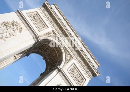 Vue en angle de l'arc de triomphe paris Banque D'Images