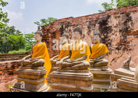 Le Bouddha ancien plus de 500 ans est pleine d'esprit et de l'attrayant pour les Thaïs pour adorer à Ayutthaya, Thaïlande Banque D'Images