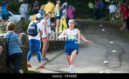 2015 Championnat du monde course de montagne du Pays de Galles au Royaume-Uni. 68 athlètes d'élite de 32 pays ont concouru sur un cours. Banque D'Images