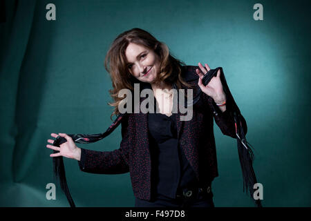 Viviane Katrina Louise 'Viv' Albertine, le chanteur et auteur-compositeur britannique, mieux connu comme le guitariste du groupe punk anglais les fentes, à l'Edinburgh International Book Festival 2015. Edimbourg, Ecosse. 23 août 2015 Banque D'Images