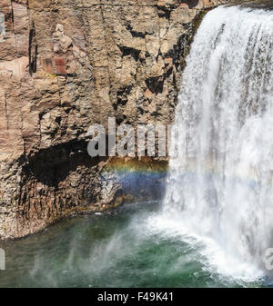 Devils Postpile à Rainbow Falls National Monument près de Mammoth Lakes, Californie Banque D'Images